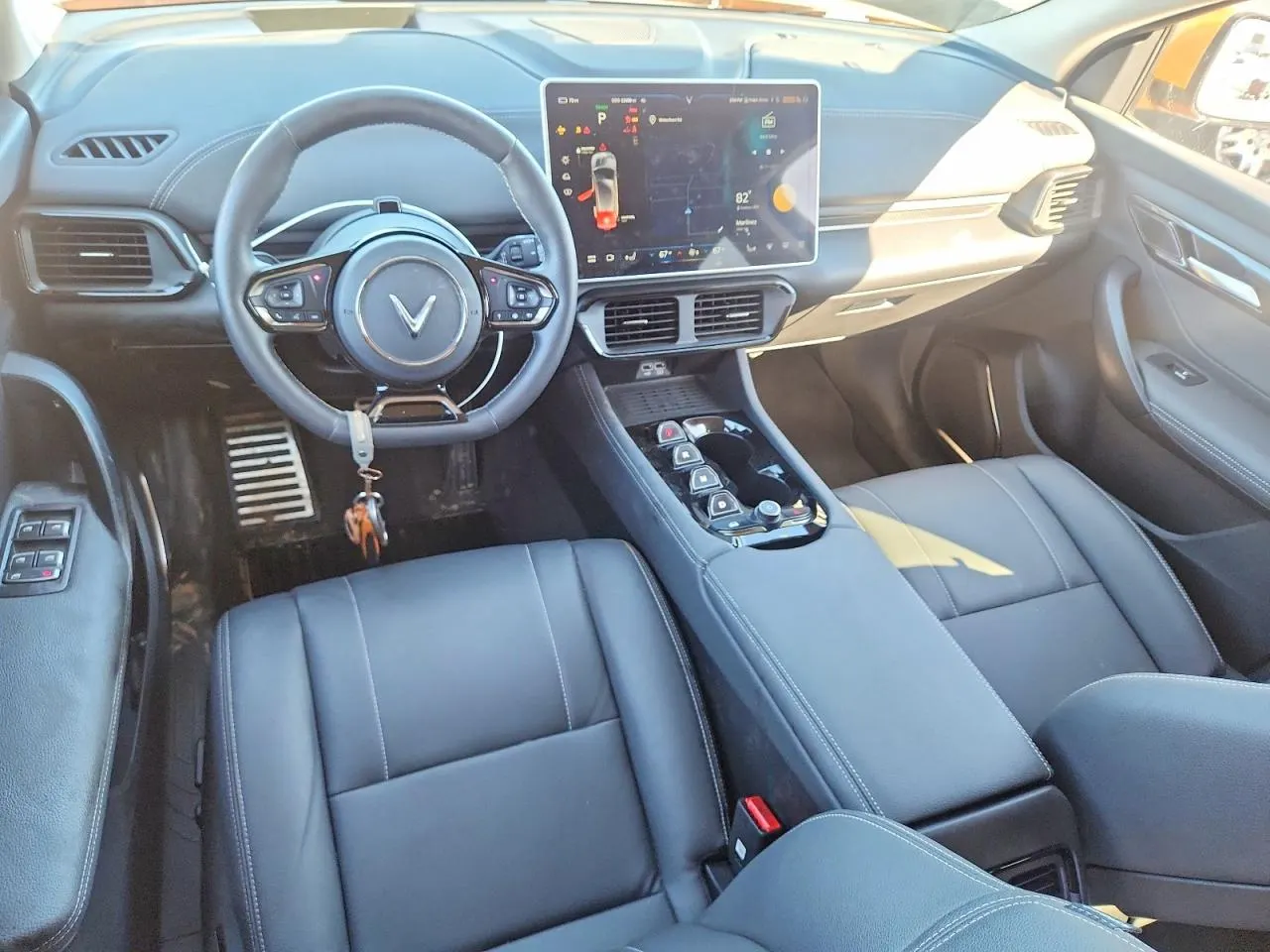 2024 VinFast VF 8 Eco