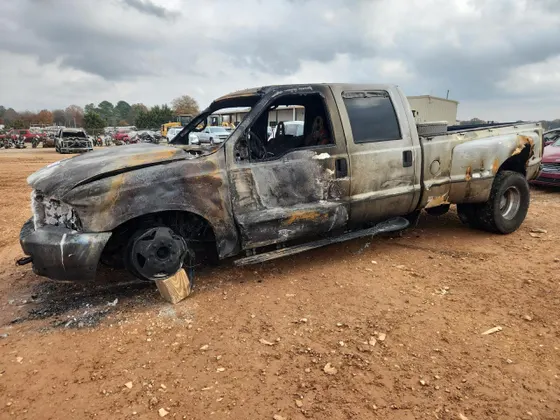 2001 Ford Super Duty F-350 DRW XL