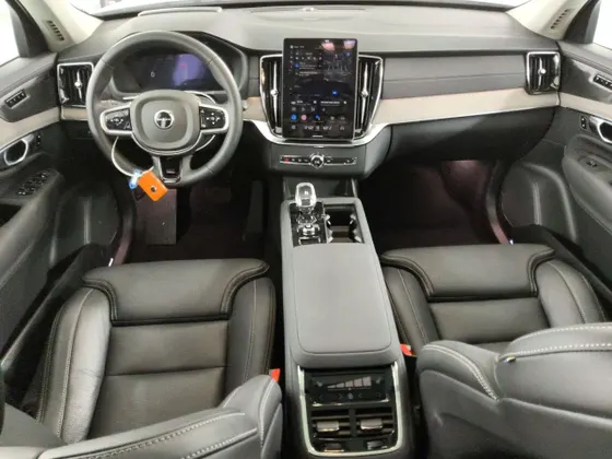 2025 Volvo XC90 Plug-In Hybrid Ultra