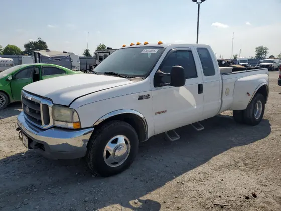 2003 Ford Super Duty F-350 DRW XL