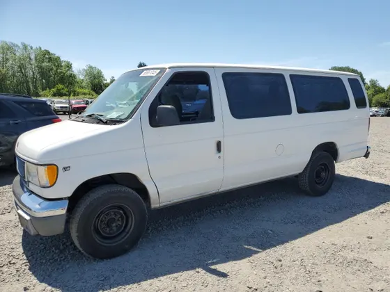2001 Ford Econoline Wagon XL
