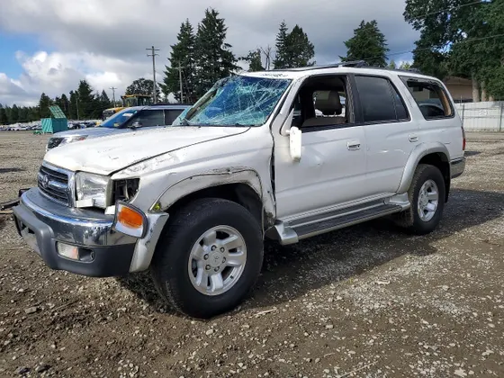 2000 Toyota 4Runner SR5