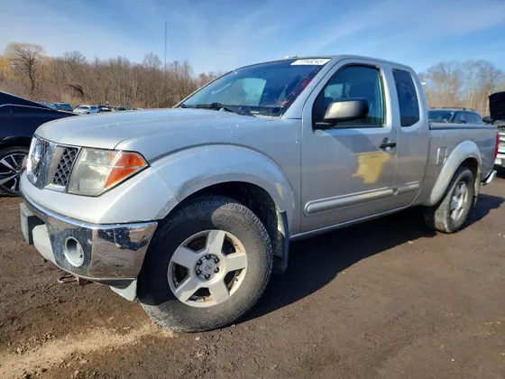 2005 Nissan Frontier 2WD SE
