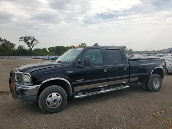 2003 Ford Super Duty F-350 DRW XL