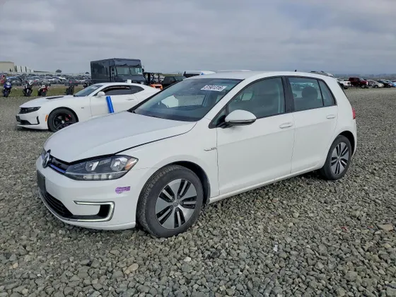 2018 Volkswagen e-Golf SE