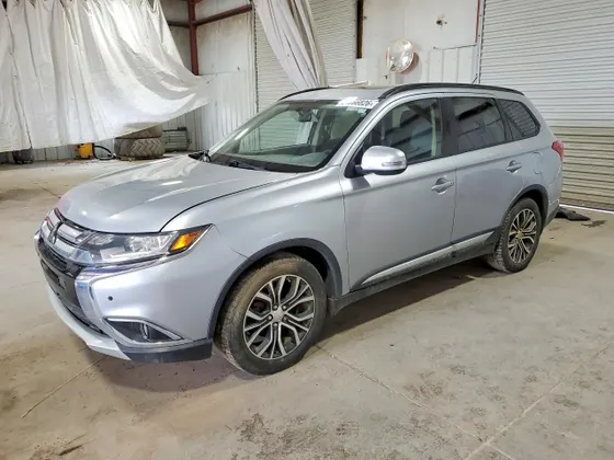 2016 Mitsubishi Outlander SE