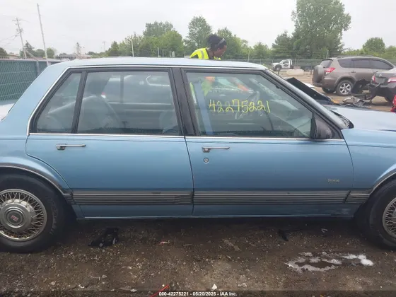 1991 Oldsmobile Delta 88 ROYALE