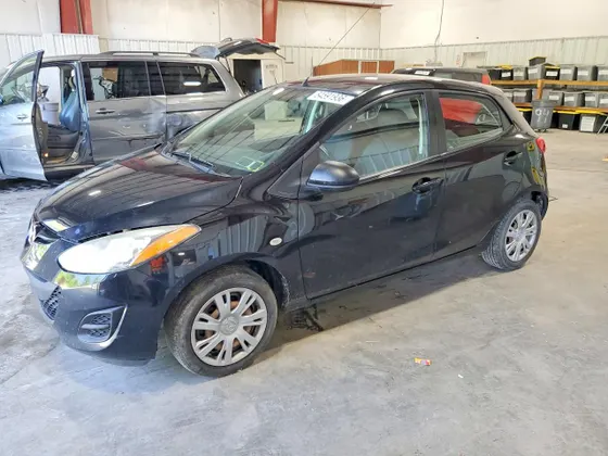 2013 Mazda Mazda2 Sport
