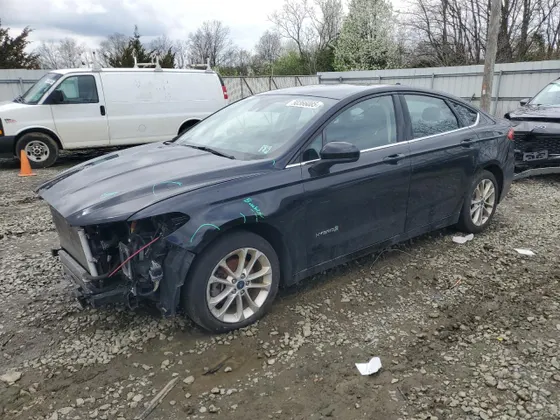 2021 Ford Fusion Hybrid SE