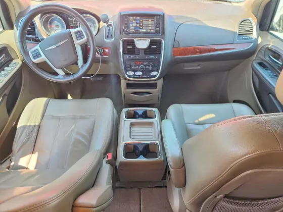 2013 Chrysler Town & Country Touring