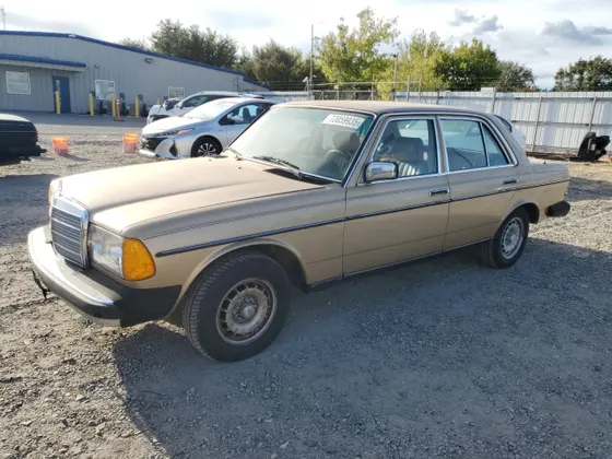 1984 Mercedes-Benz 300 Series 300D-T