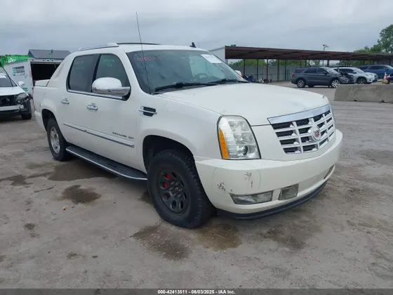 2010 Cadillac Escalade EXT STANDARD