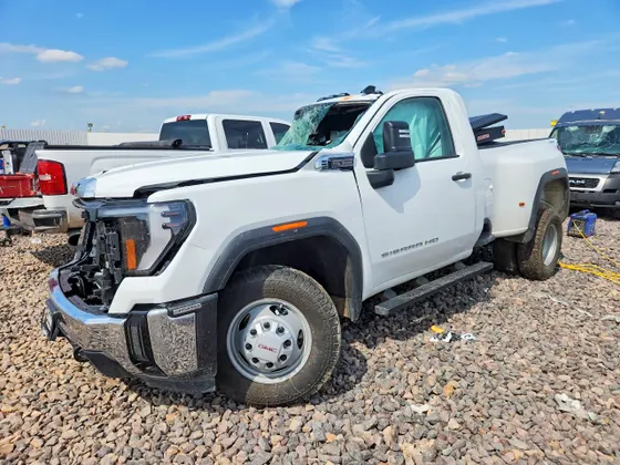 2024 GMC Sierra 3500HD Pro