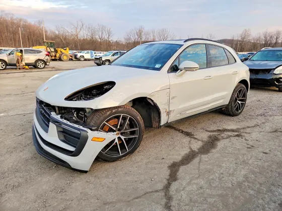 2025 Porsche Macan