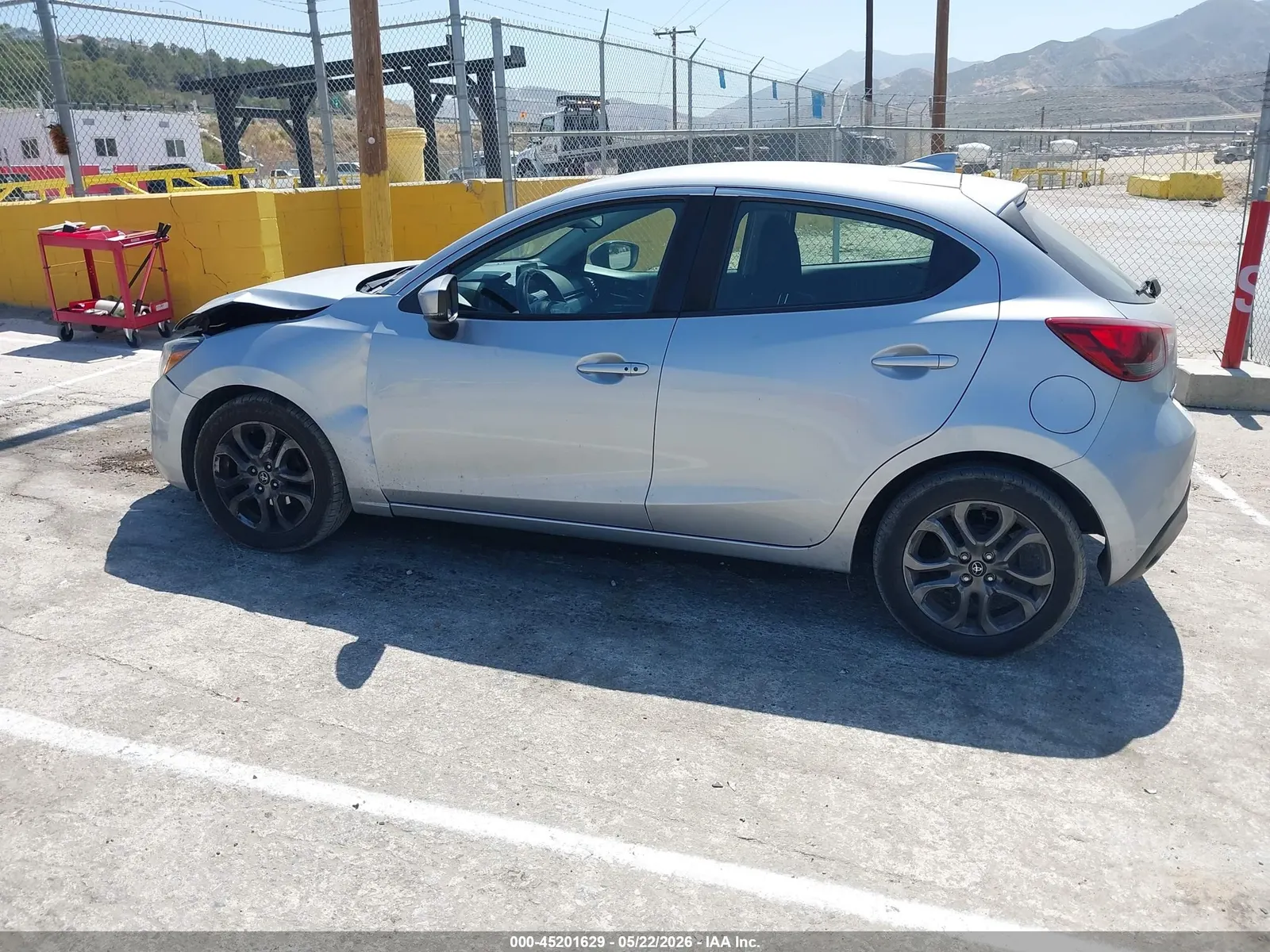 2020 Toyota Yaris Hatchback LE