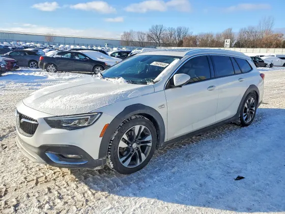 2018 Buick Regal TourX Essence