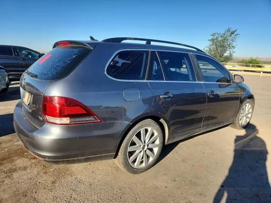 2013 Volkswagen Jetta SportWagen TDI w/Sunroof & Nav