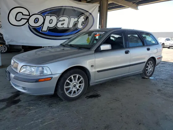 2001 Volvo V40 1.9T