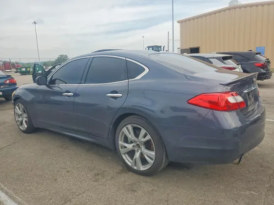 2011 INFINITI M56
