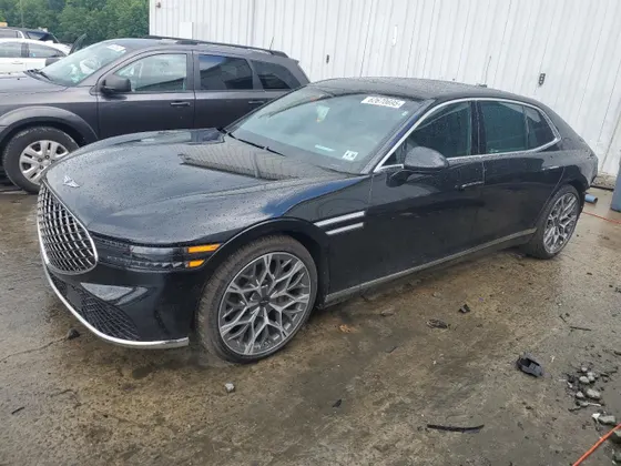 2025 Genesis G90 e-SC