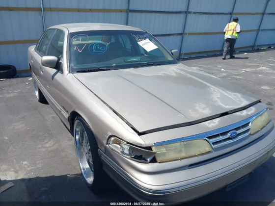1995 Ford Crown Victoria LX