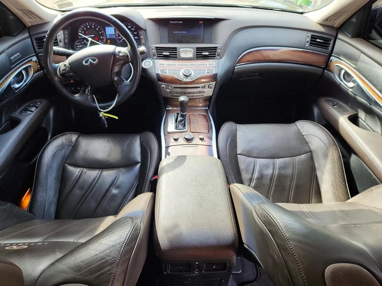 2011 INFINITI M56