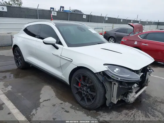 2021 Aston Martin DBX