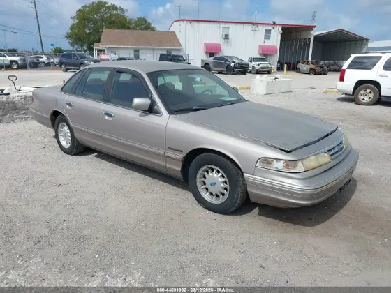 1995 Ford Crown Victoria LX
