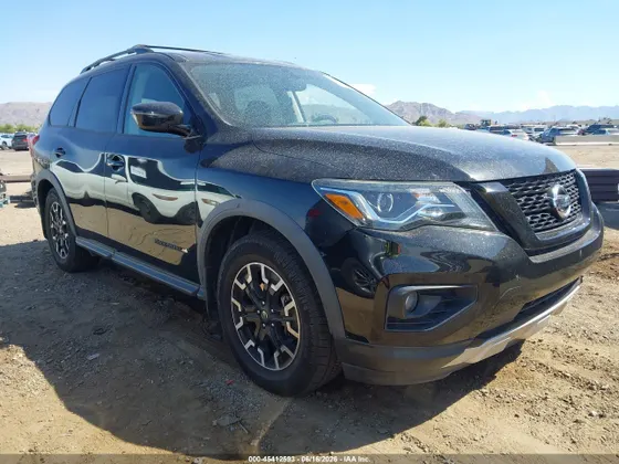 2020 Nissan Pathfinder SV