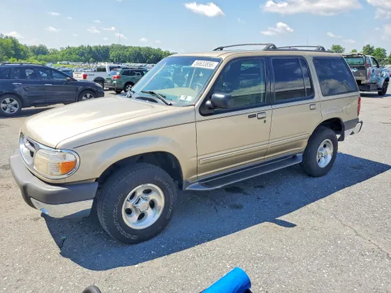 2000 Ford Explorer XLT