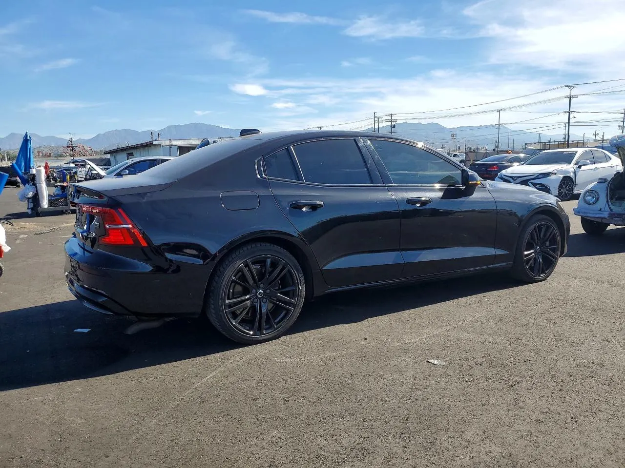2024 Volvo S60 Recharge Plug-In Hybrid Plus Black Edition