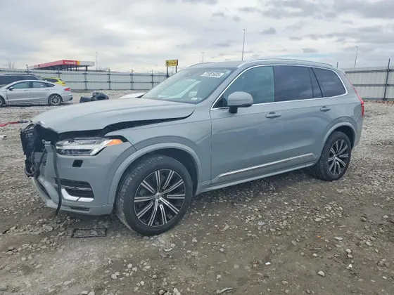 2024 Volvo XC90 Core Bright Theme