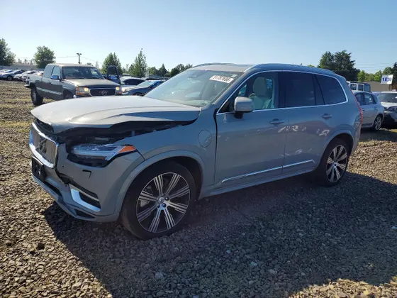 2024 Volvo XC90 Recharge Plug-In Hybrid Plus