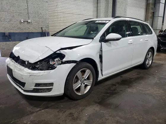 2015 Volkswagen Golf SportWagen TDI S