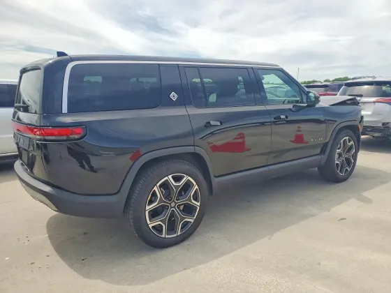 2025 Rivian R1S Adventure