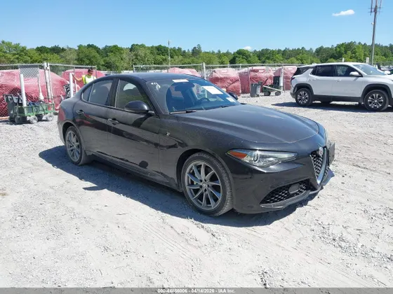2023 Alfa Romeo Giulia Veloce