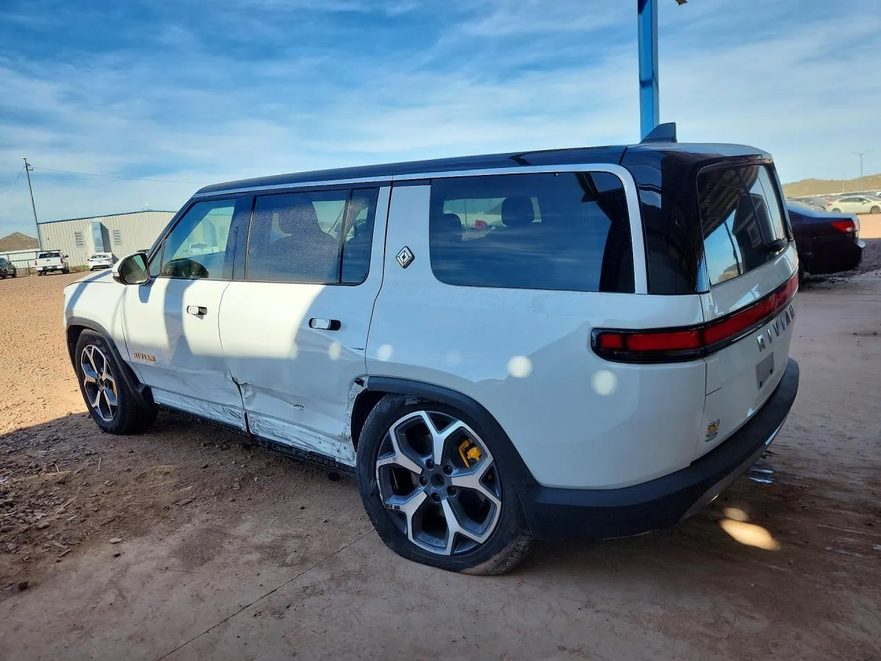 2024 Rivian R1S Adventure