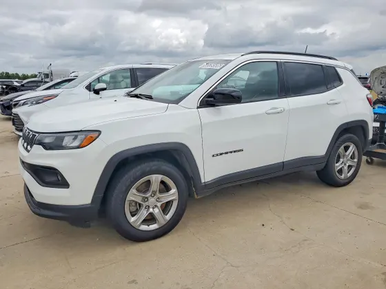 2023 Jeep Compass Altitude
