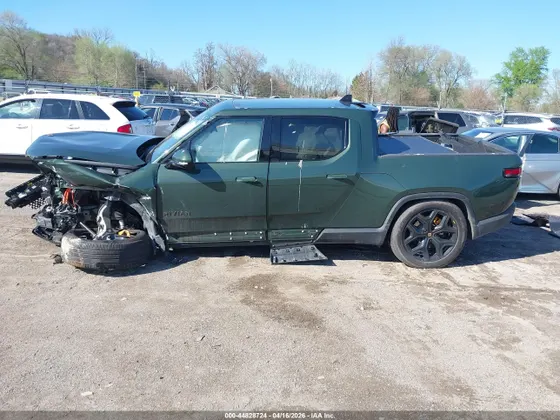 2025 Rivian R1T Premium