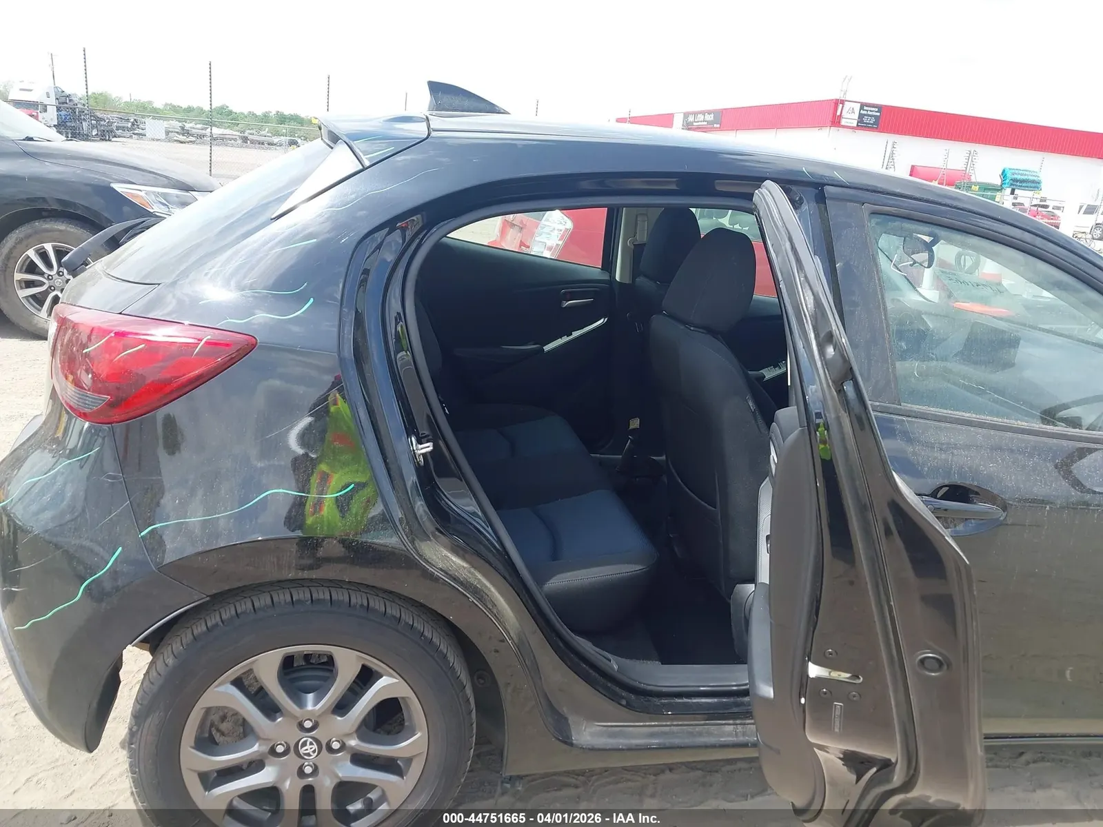 2020 Toyota Yaris Hatchback LE