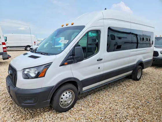 2024 Ford Transit Passenger Wagon XL