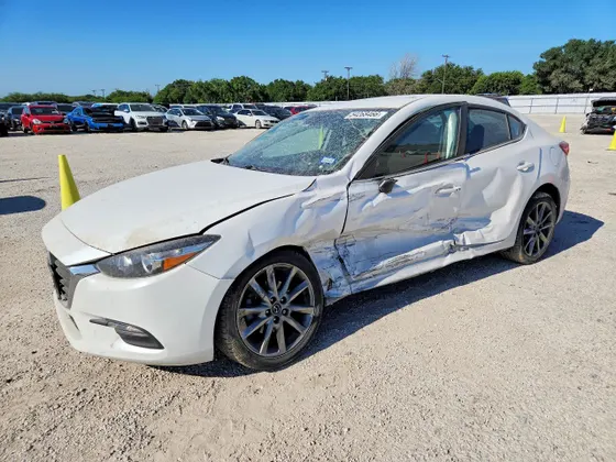 2018 Mazda Mazda3 4-Door Touring