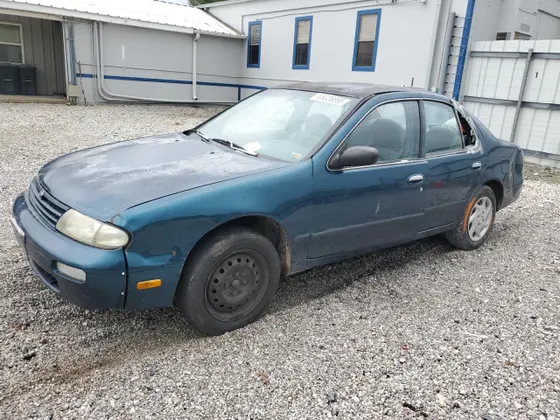 1997 Nissan Altima XE