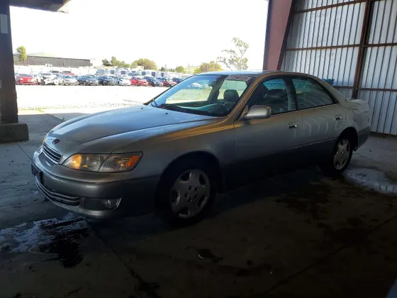 2000 Lexus ES 300