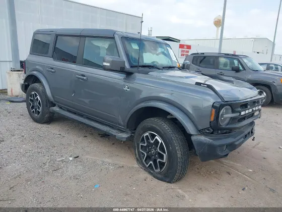 2024 Ford Bronco Outer Banks