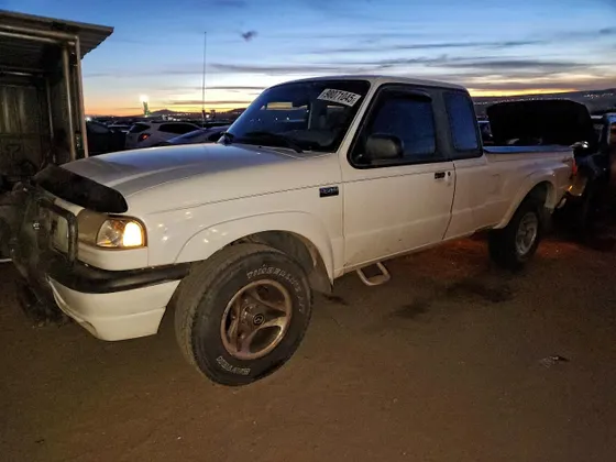 2001 Mazda B-Series 4WD Truck SE