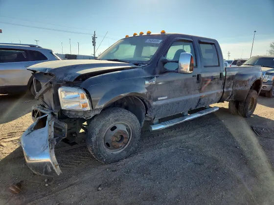 2006 Ford Super Duty F-350 DRW XL