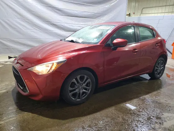 2020 Toyota Yaris Hatchback LE