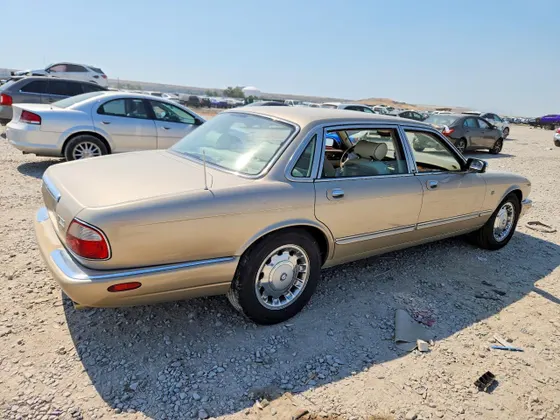 2000 Jaguar XJ Vanden Plas