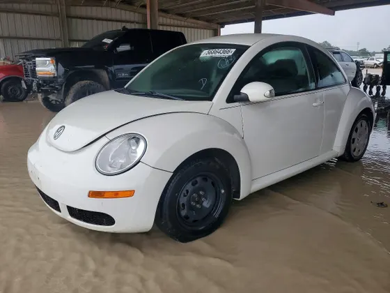 2010 Volkswagen New Beetle Coupe NEW BEETLE